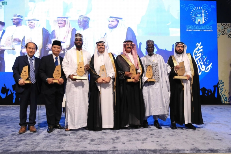 تكريم الخريجين من الرواد (مكة)