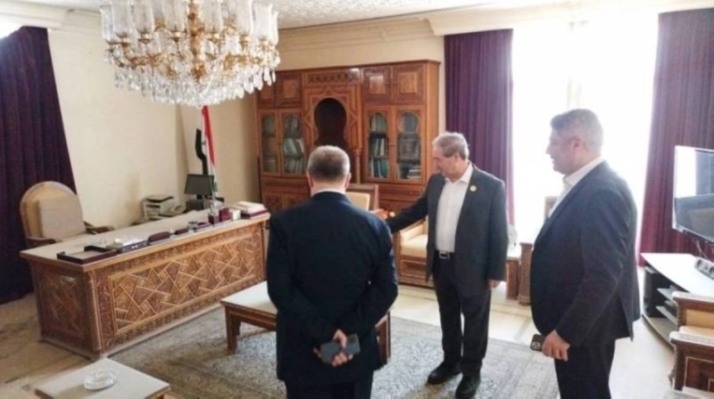 المقداد في مقر السفارة (مكة)