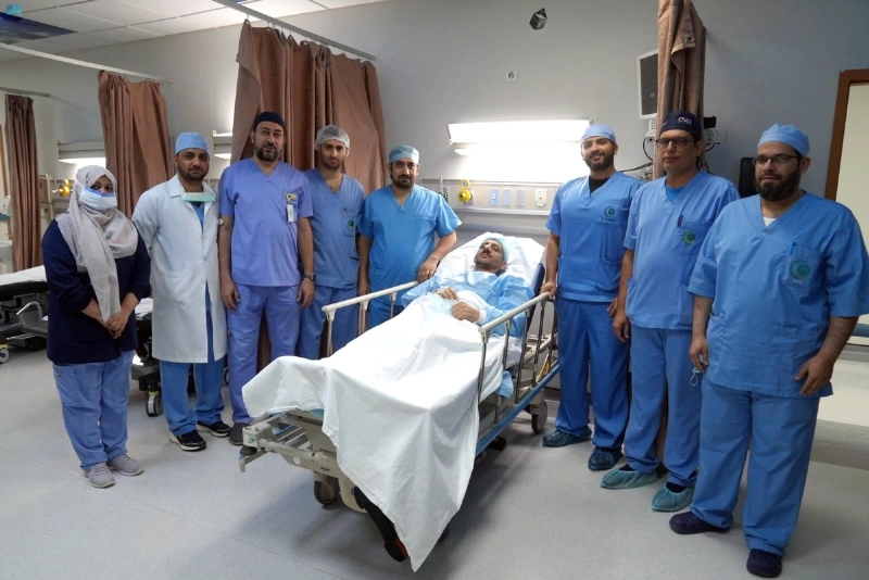 الحاج الإيراني بعد نجاح العملية (مكة)