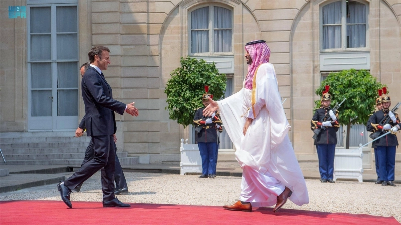 ماكرون يستقبل ولي العهد في قصر الإليزيه (واس)