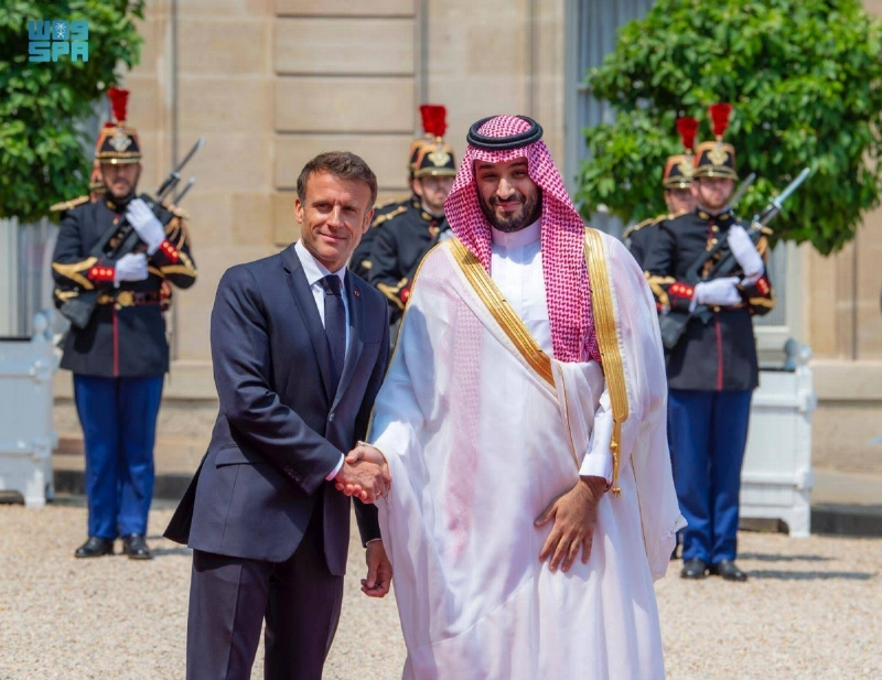 الرئيس الفرنسي مرحبا بالأمير محمد بن سلمان