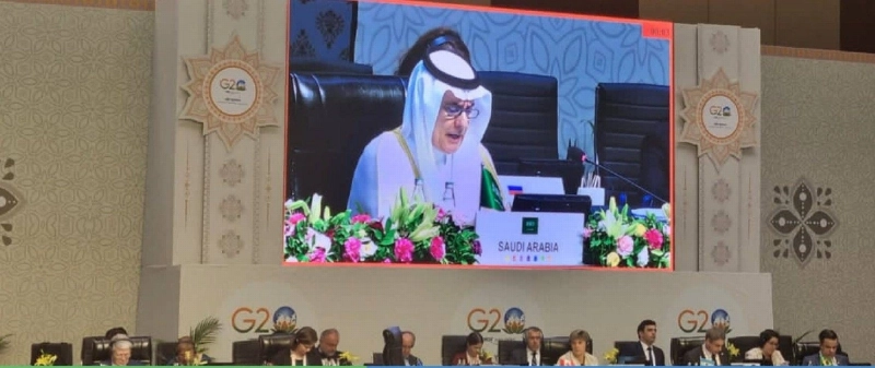 الفضلي مشاركا في الاجتماع
