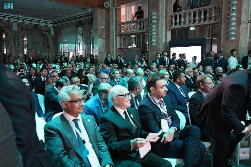 حضور مجلس الأعمال