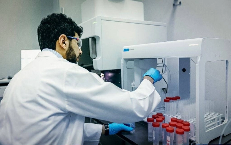 مهندس يعمل بمعهد الأبحاث في منظومة الشعيبة