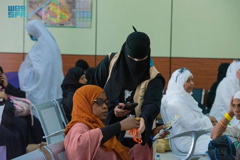 حاجات تائهات داخل المركز
