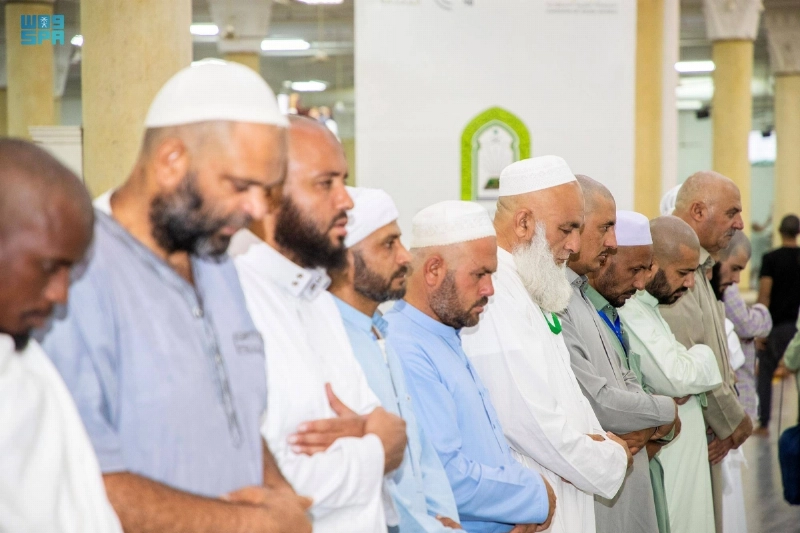 حجاج يصلون يوم النحر (مكة)