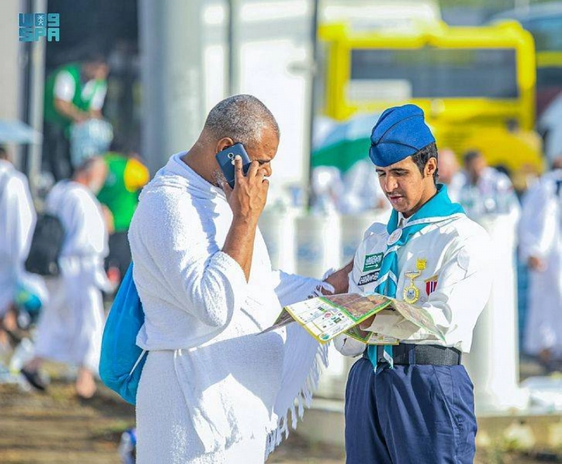 أحد الحجاج يستفسر عن موقع مقر إقامته (مكة)