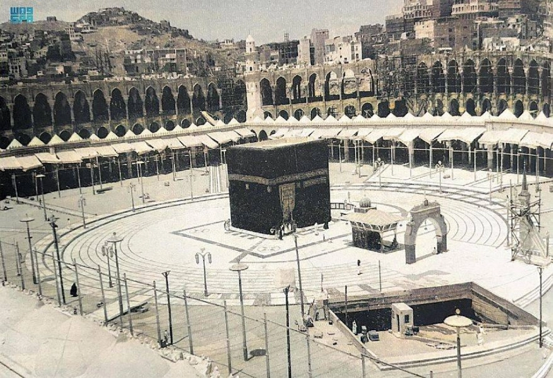 عمارة المسجد الحرام في عهد المؤسس