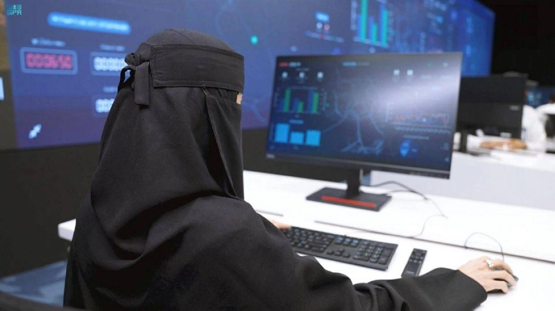 حضور مميز للسعوديات في مركز العمليات (مكة)