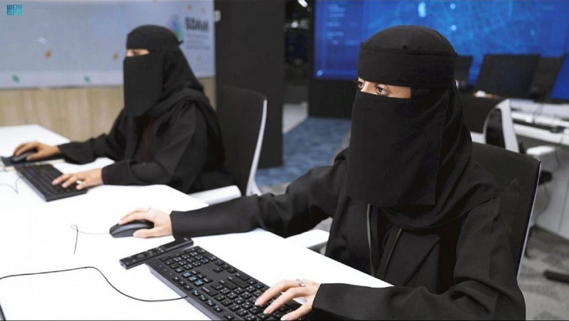 حضور مميز للسعوديات في مركز العمليات (مكة)