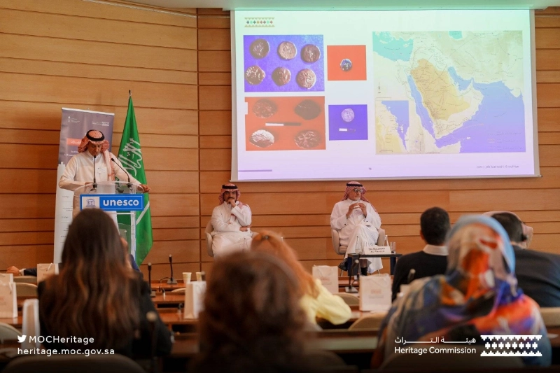 متحدثون في الندوة (مكة)