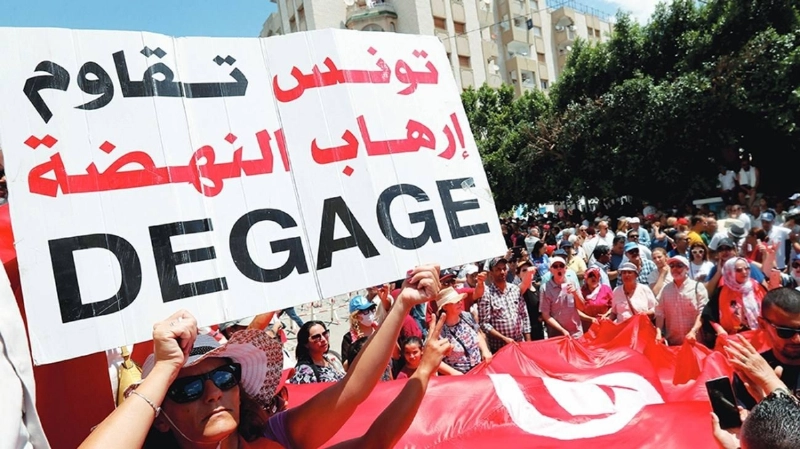 تونسيون ينتفضون ضد الإخوان (مكة)