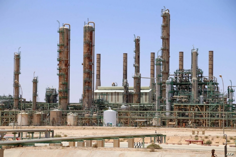 إحدى منشآت النفط الليبية (مكة)