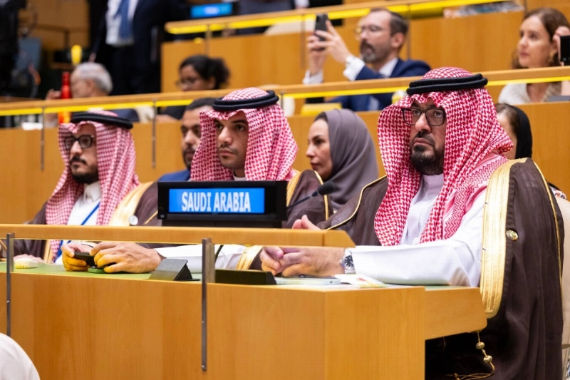 فيصل الإبراهيم خلال الاجتماع (مكة)
