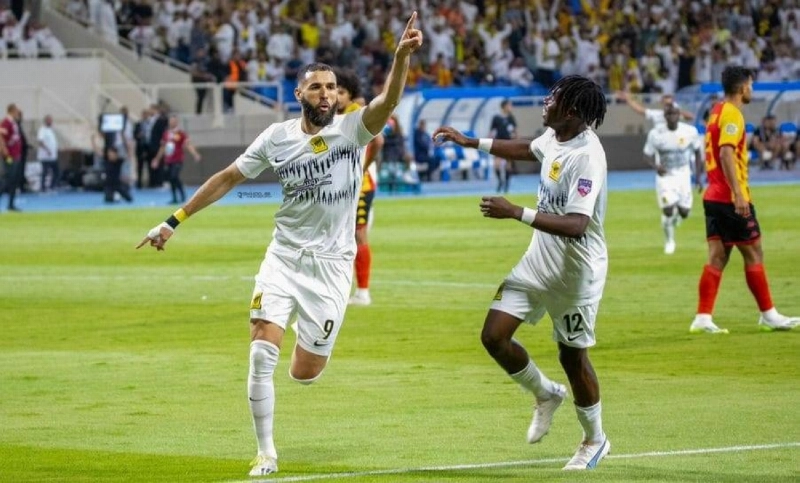 كريم بنزيما بعد تسجيله الهدف الثاني