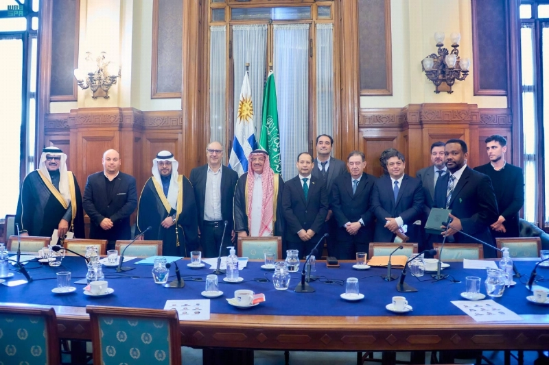 وفد الشورى خلال زيارته لبرلمان الأوروغواي