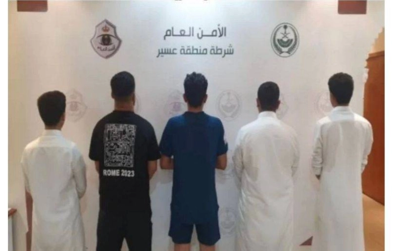 المتهمون بعد القبض عليهم (مكة)