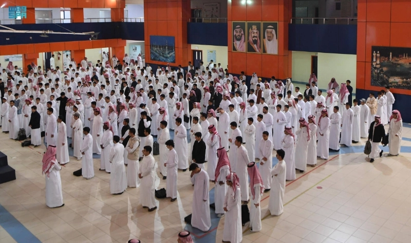 انتظام الطلاب في اليوم الدراسي الأول