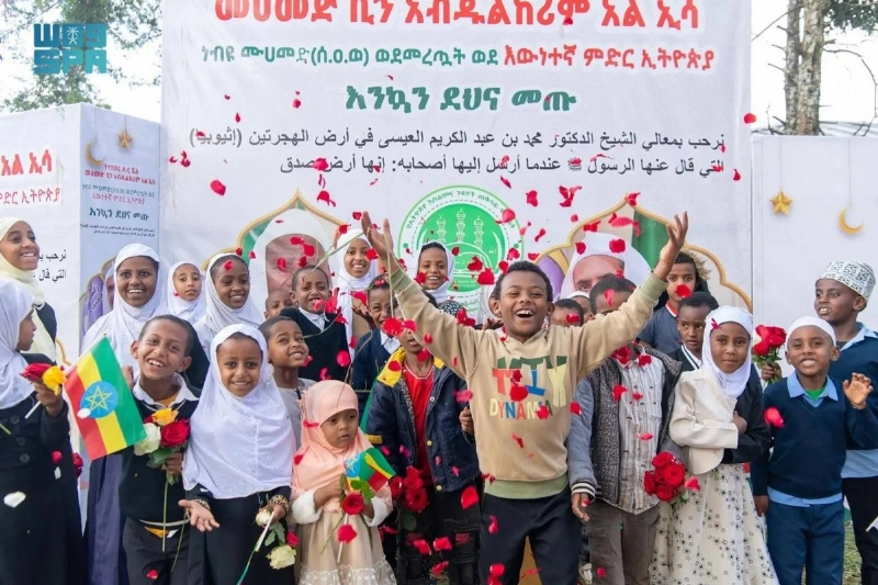 فرحة عقب الإعلان عن إنشاء المسجد