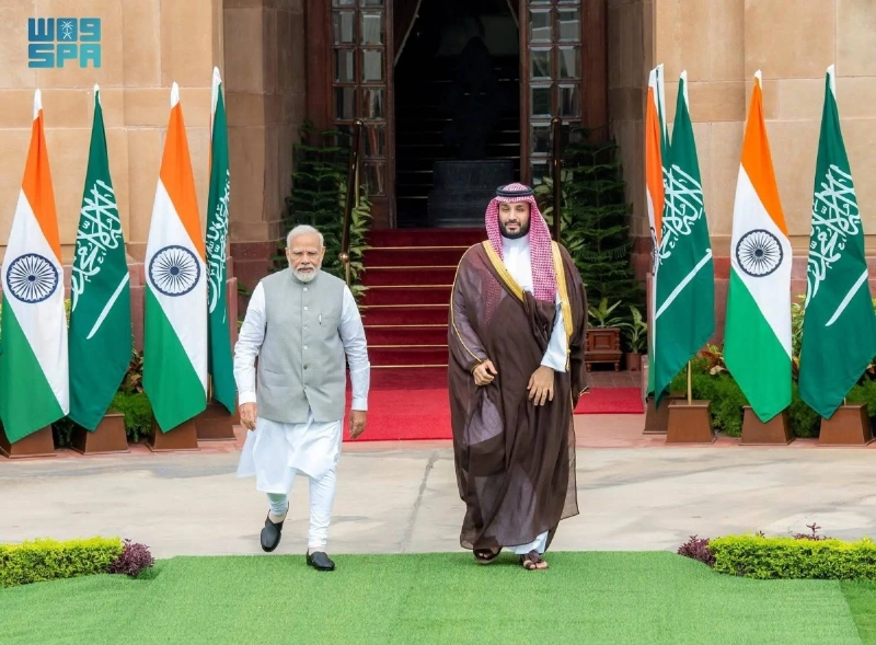 الأمير محمد بن سلمان خلال لقائه ناريندرا مودي في قصر حيدر أباد (واس)