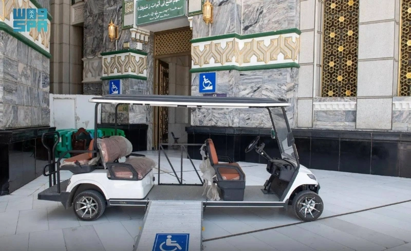 إحدى عربات نقل كبار السن وذوي الإعاقة (مكة)