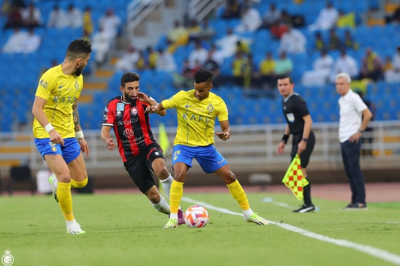 جانب من مباراة النصر والرائد