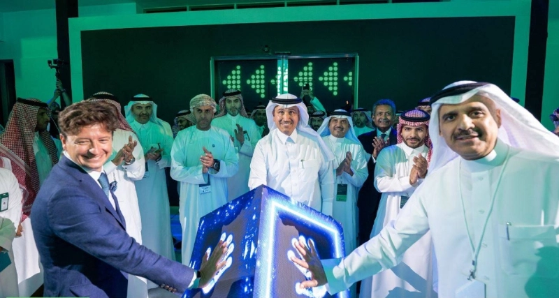 الجاسر خلال التدشين