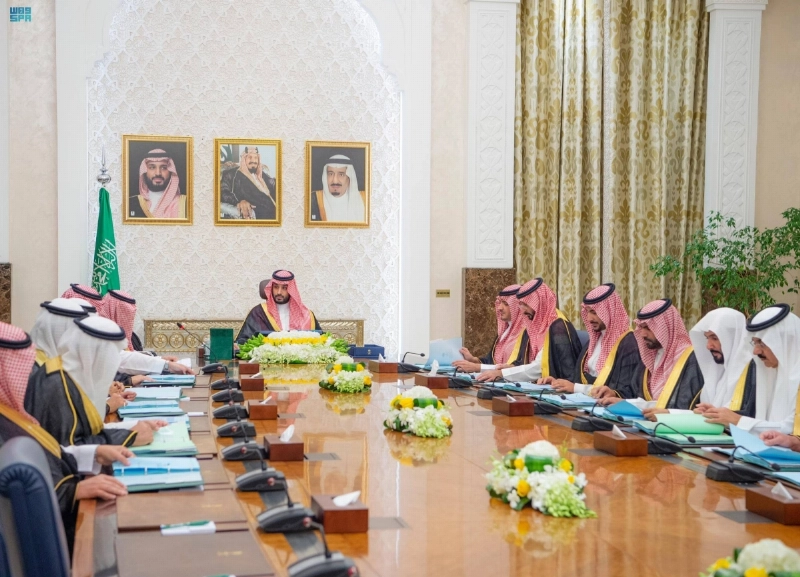الأمير محمد بن سلمان مترئسا جلسة مجلس الوزراء في نيوم أمس (واس)