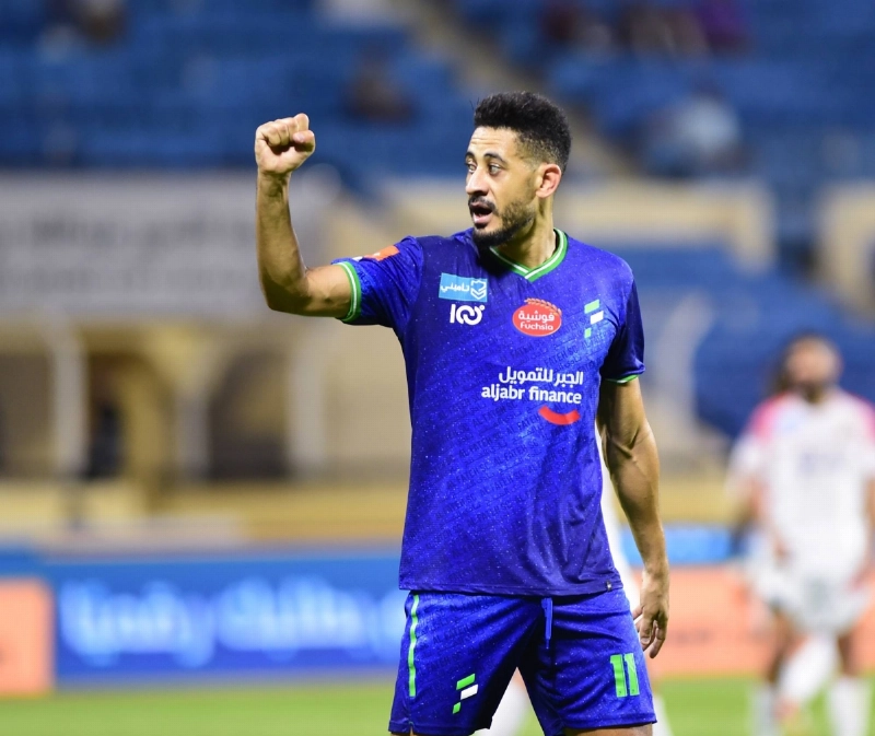 مراد باتنا يحتفل بالفوز