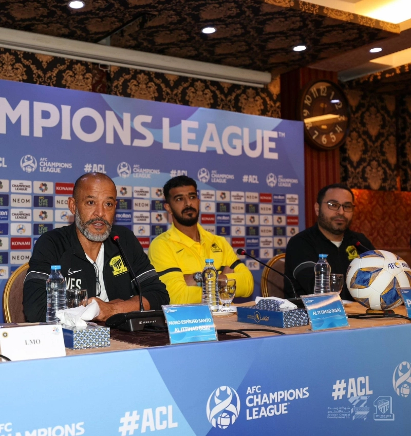 جانب من المؤتمر الصحفي أمس