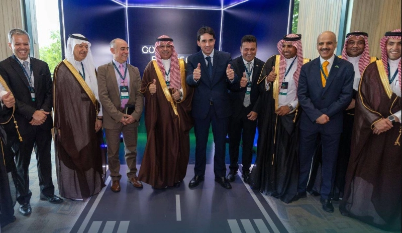 على هامش المؤتمر