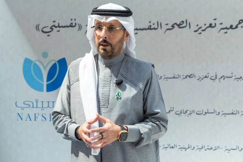 خالد النويصر متحدثا خلال افتتاح المعرض (مكة)