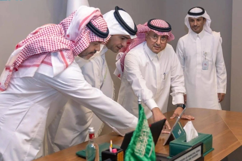 الحقيل خلال التدشين