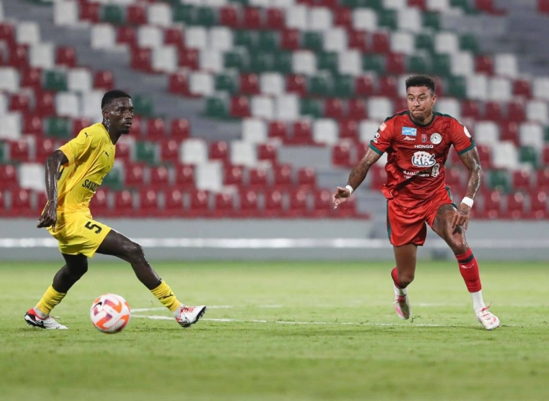 جيسي لينجارد مع الاتفاق خلال المباراة الودية