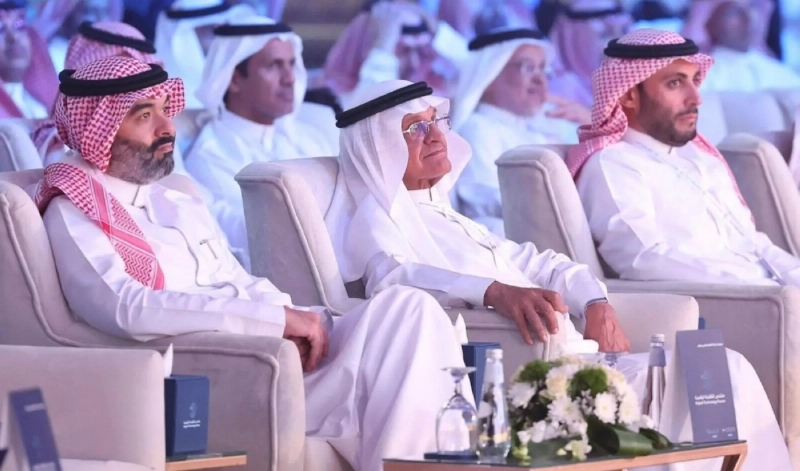 السواحة خلال حضور المنتدى