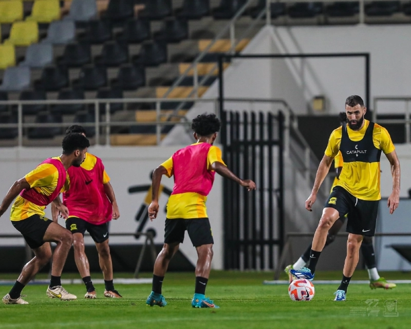 كريم بنزيما في تدريبات الاتحاد