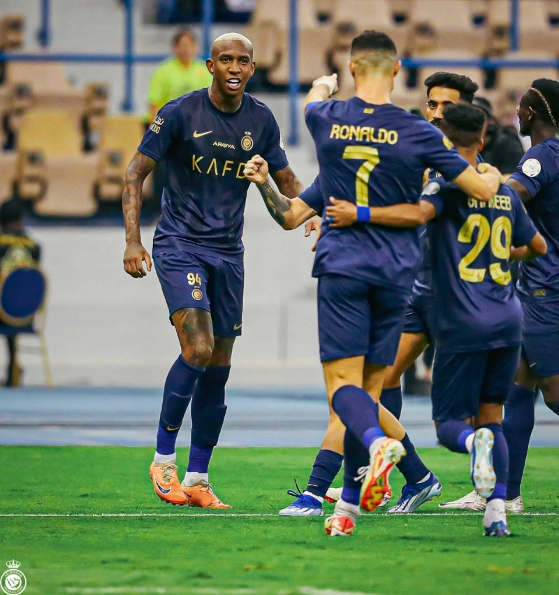 من احتفال لاعبي النصر