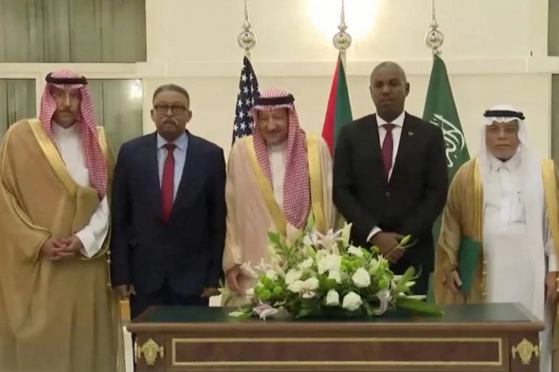 جانب من مباحثات جدة (مكة)