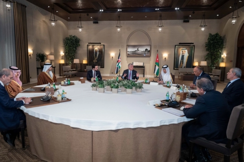 العاهل الأردني لدى استقبال وزراء الخارجية العرب (واس)