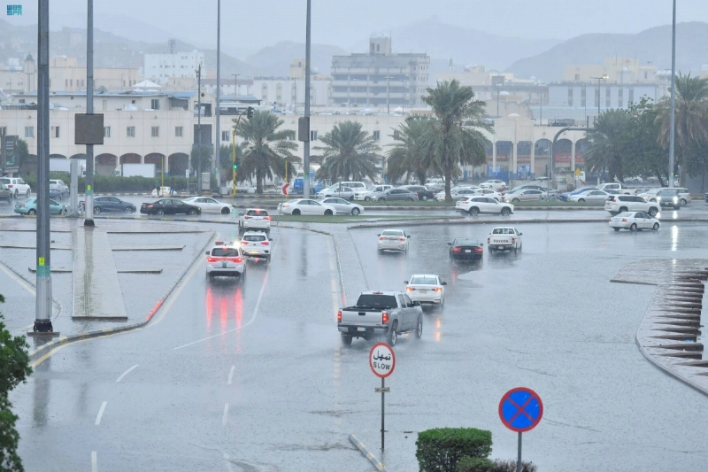 أمطار متفاوتة شهدتها المناطق (مكة)