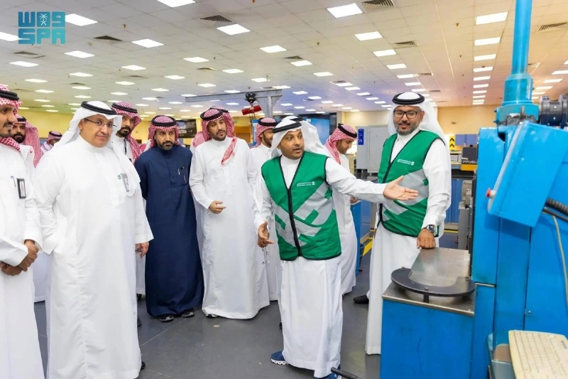 بدر الدلامي خلال جولته بالمركز (مكة)
