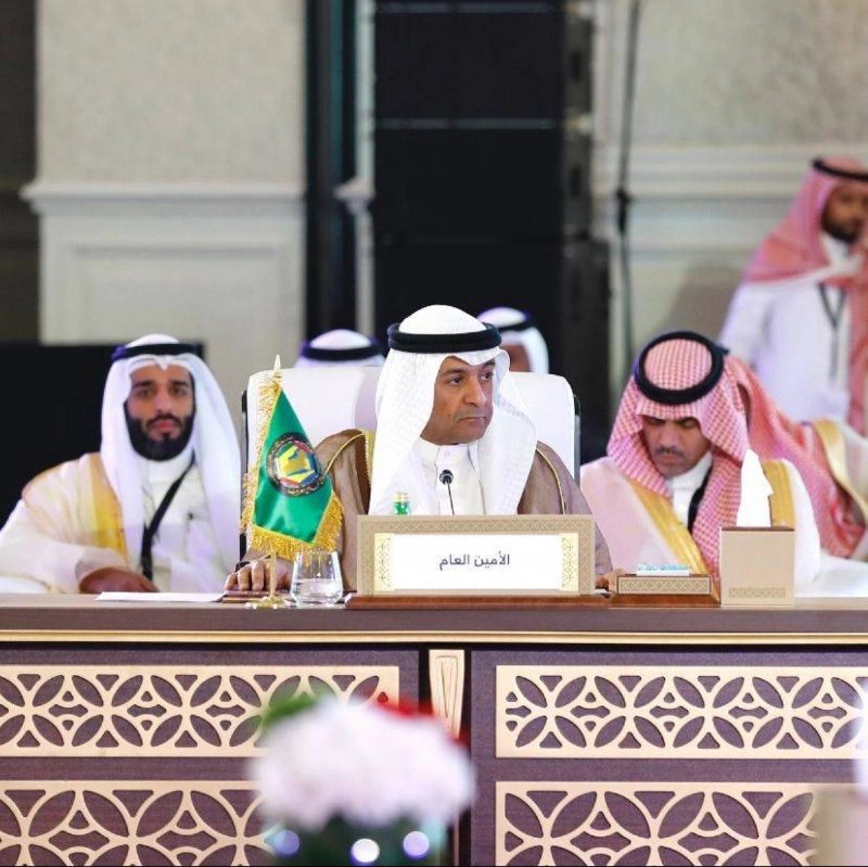 جاسم البديوي متحدثا خلال القمة (مكة)