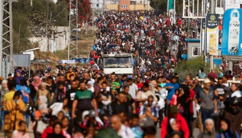 آلاف النازحين من شمال غزة إلى جنوبها (مكة)
