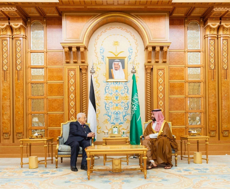 الأمير محمد بن سلمان خلال استقباله محمود عباس (واس)