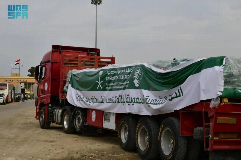 إحدى الشاحنات السعودية في غزة (مكة)