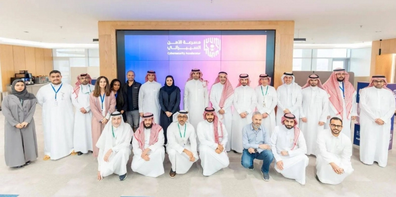 المشاركون في المسرعة
