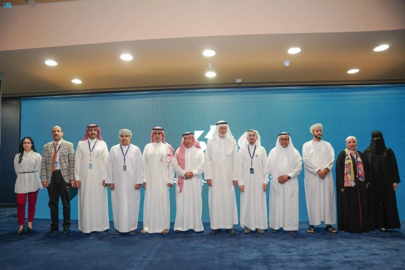 لقطة جماعية للمشاركين في المؤتمر (مكة)