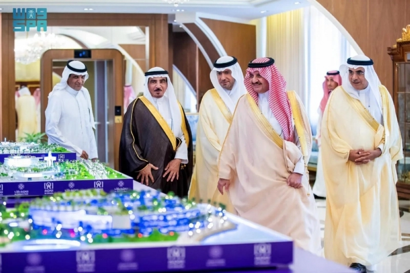 امير الشرقية يطلع على بعض المشاريع في المنطقة (مكة)