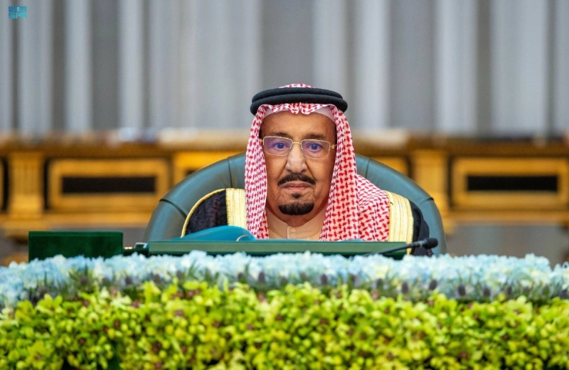 خادم الحرمين لدى ترؤسه جلسة مجلس الوزراء أمس (واس)