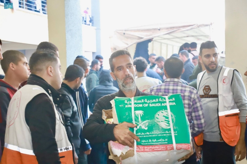 المساعدات السعودية في أيدي أهل غزة